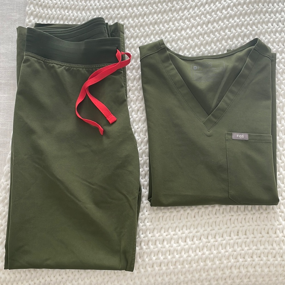Figs scrubs - Dark Olive limited edition color